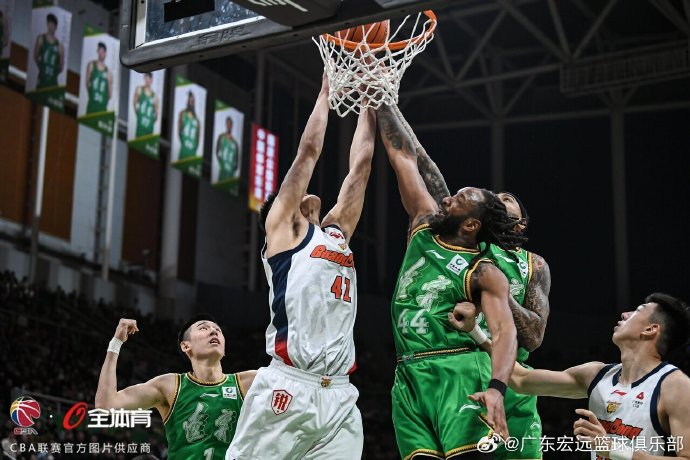 关于里程碑夜广东宏远篮板制胜里程碑夜山东男篮状态回暖，网友：塔图姆与90激战RNG分钟的信息