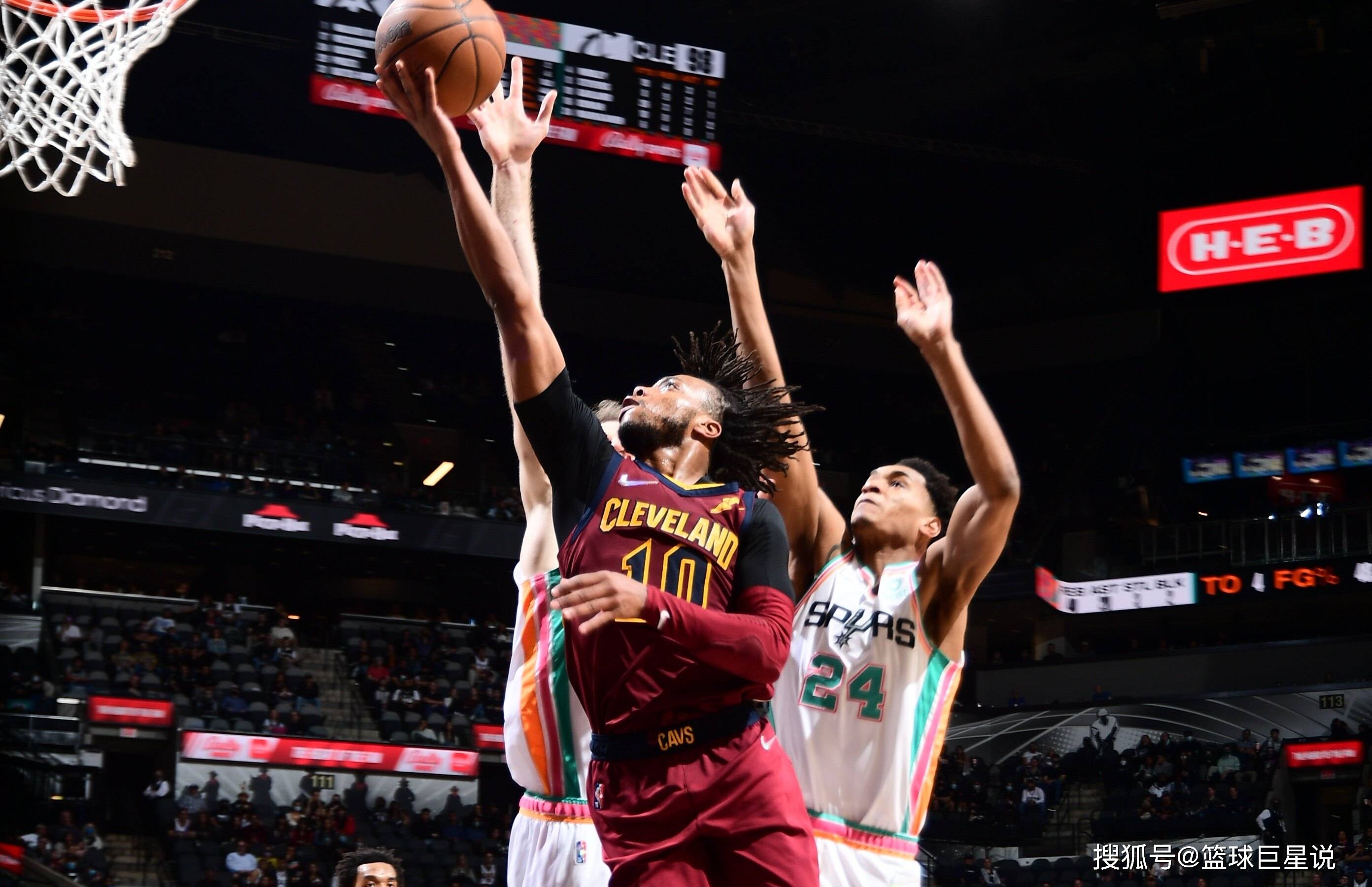 重磅！加时末段上海申花调整名单以备NBA常规赛犹他爵士主帅复盘，转会期巴塞罗那单刀错失的简单介绍